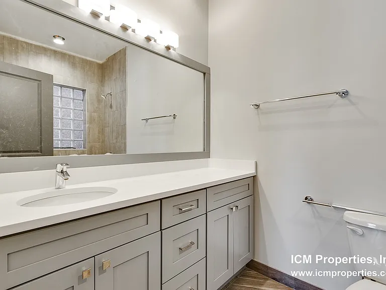 2710 N Wayne Ave #2 — Photo 4