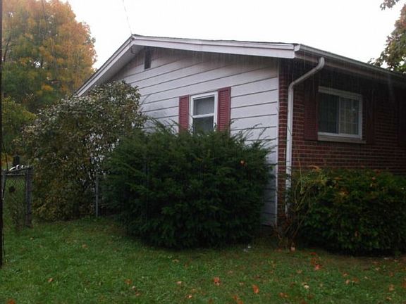 4th image of 3107 Selden Ave