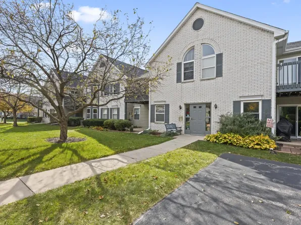 N25W24069 River Park DRIVE #14, Pewaukee, WI 53072