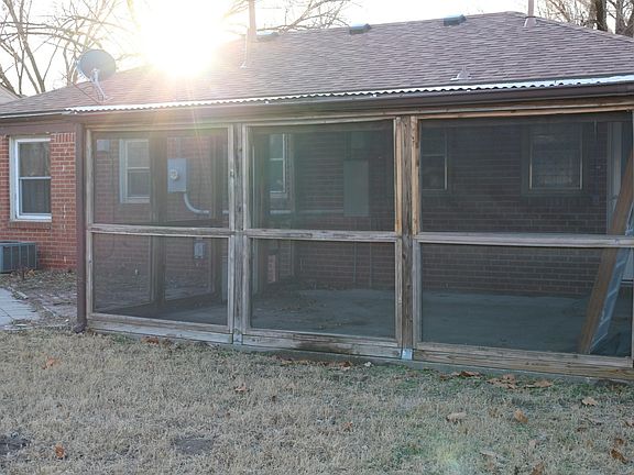 Screened in patio