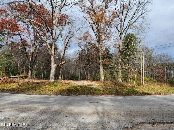2112 Tomah Dr, Crossville, TN 38572