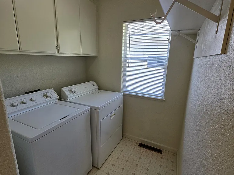 7508 Lighthouse Ln — Photo 17