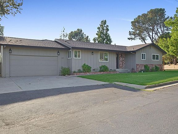5th image of 2215 Wildberry Ln