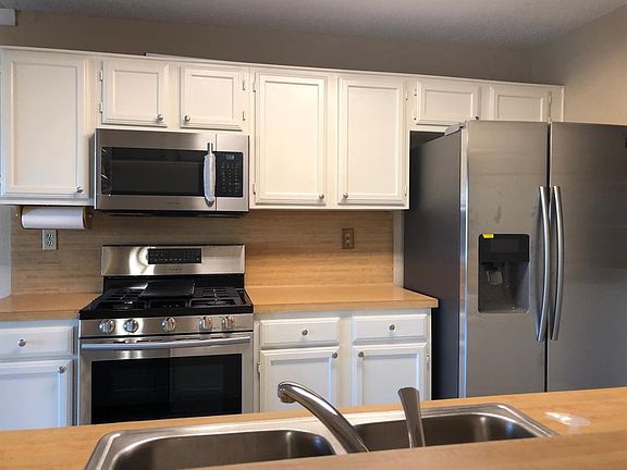 4th image of 3307 E Heatherock Cir
