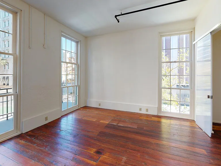 509 Baronne St #101 — Photo 16