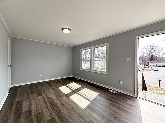 3rd image of 23 Saint John Ct