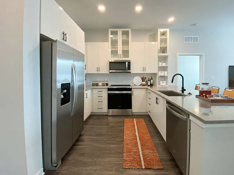 Cirrus Apartments — Photo 51