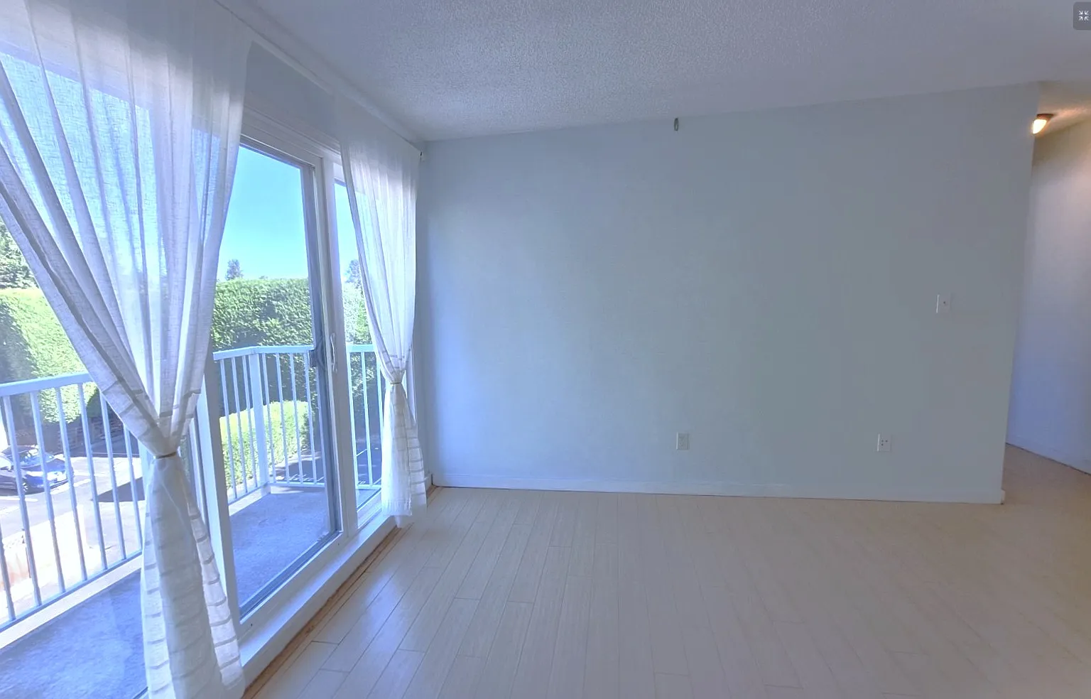 1 bed, 700 sqft, $1,748 — Photo 3