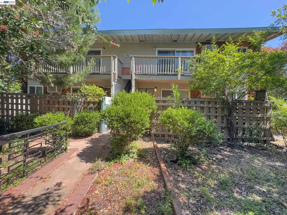 1st image of 205 Muir Rd