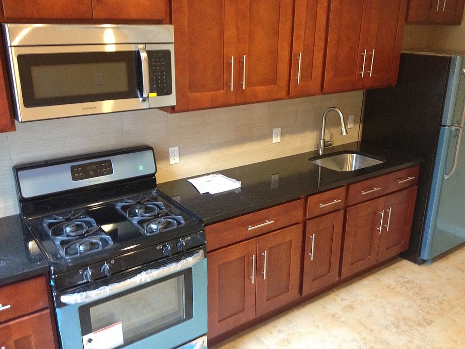 1st image of 2571 37th St