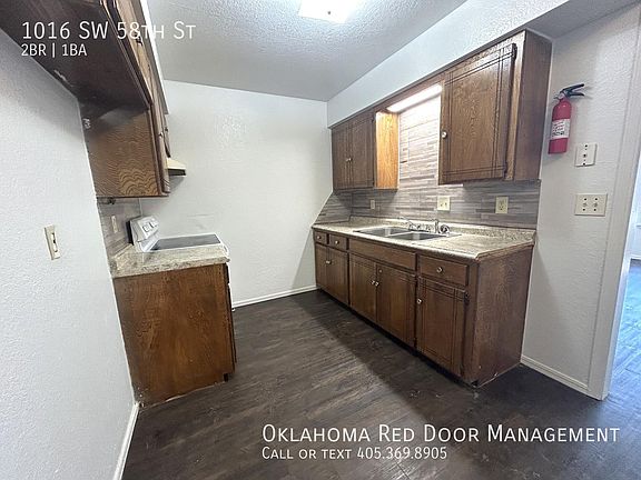 4th image of 1016 SW 58th St