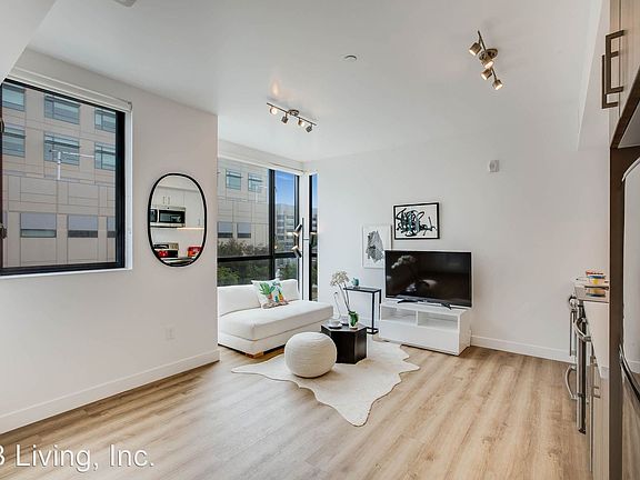2nd image of 601 Tennessee St Unit 203