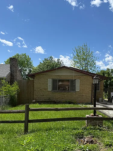 2230 N Hawthorne Ln Photo 1