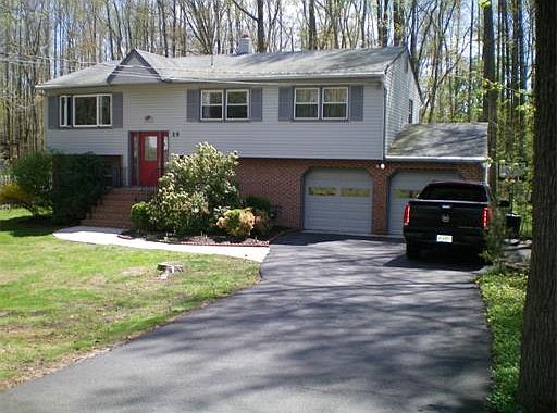1st image of 25 Farm Ln