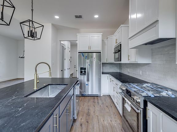 5th image of 700 Bella Vista Loop