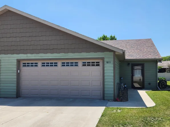 1811 35th St, Spirit Lake, IA 51360