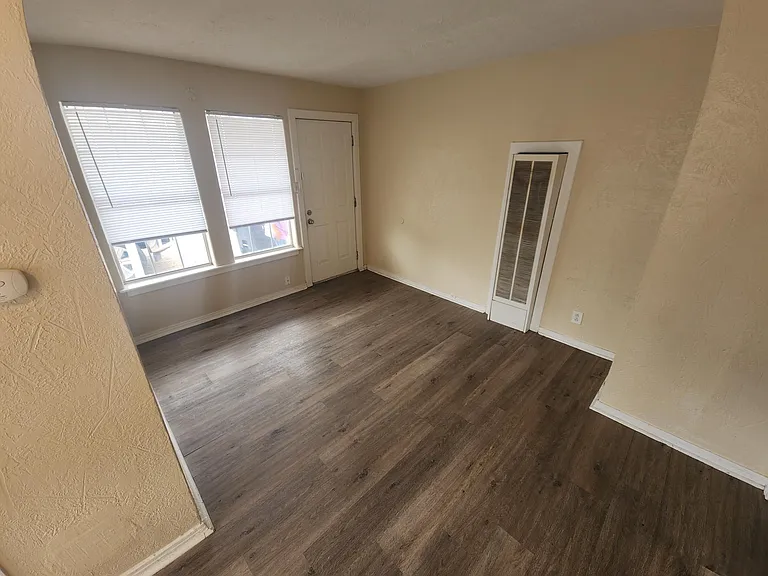 1002 N Lake St #A — Photo 9