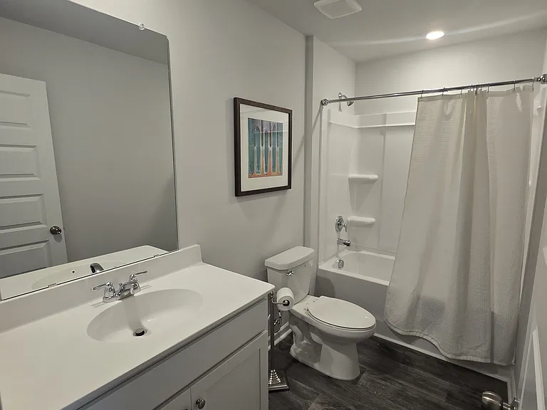 Full bath upstairs