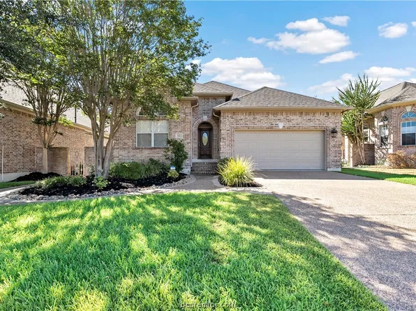 921 Grand Oaks Cir, College Station, TX 77840