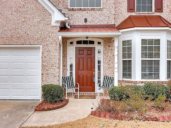 3rd image of 454 Simonton Oak Ln