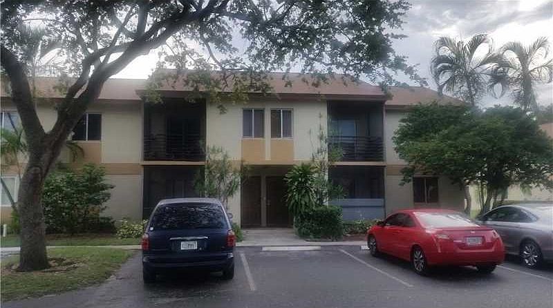 1st image of 306 Gardens Dr