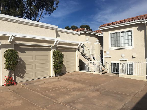 Entryway with Two Car Garage