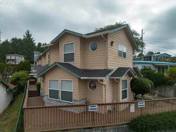 250 SE Coast Guard Dr #1, Depoe Bay, OR 97341