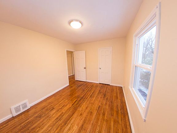 5th image of 1007 Corregidor Cir