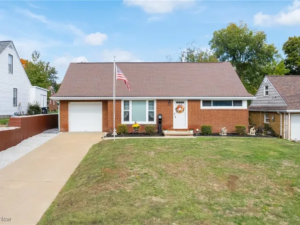 161 Hallum St SW, North Canton, OH 44720