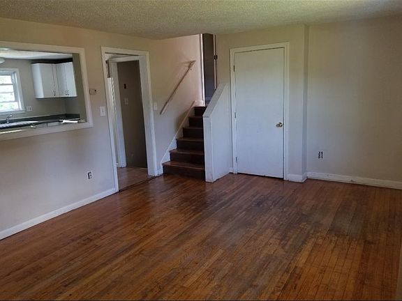 3rd image of 305 Paul Manafort Dr