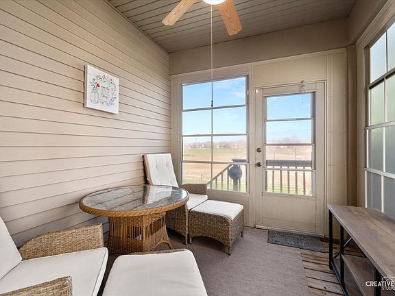 2nd image of 574 Sudbury Cir