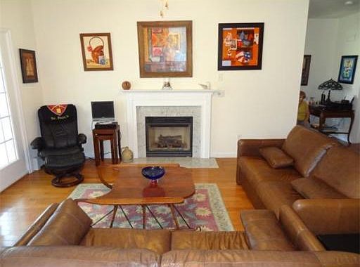 4th image of 20 Russell Farm Dr