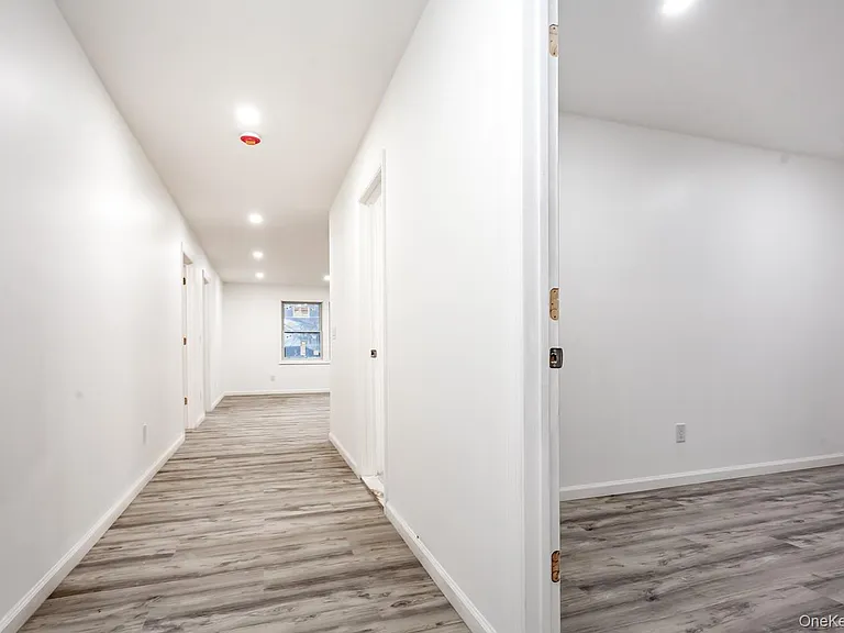 300 Highland Ave #5 — Photo 3