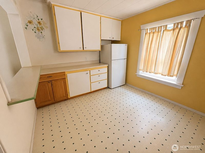 5th image of 4909 N 38th St