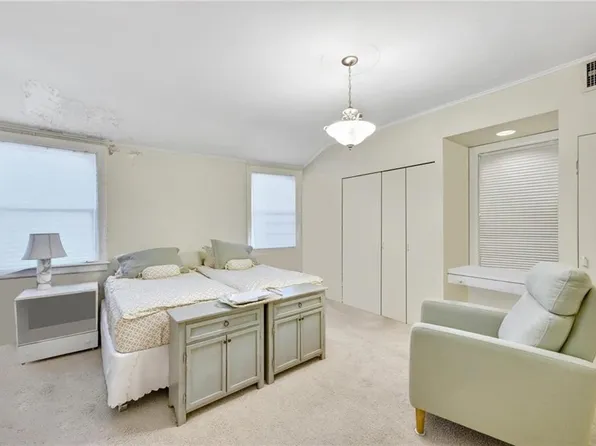 2114 Avenue N image 14 of 24