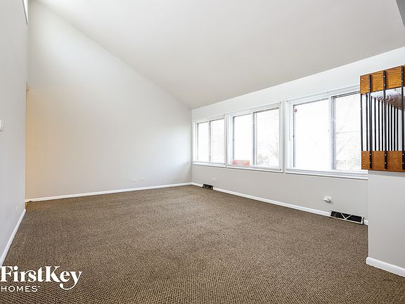 3rd image of 3317 Fountainbleau Dr