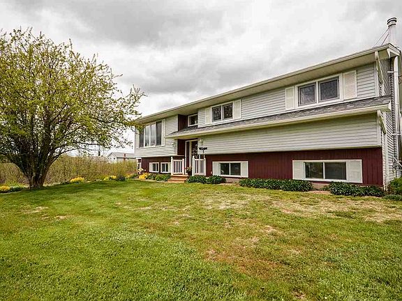 3rd image of 5 Lakeshore Dr