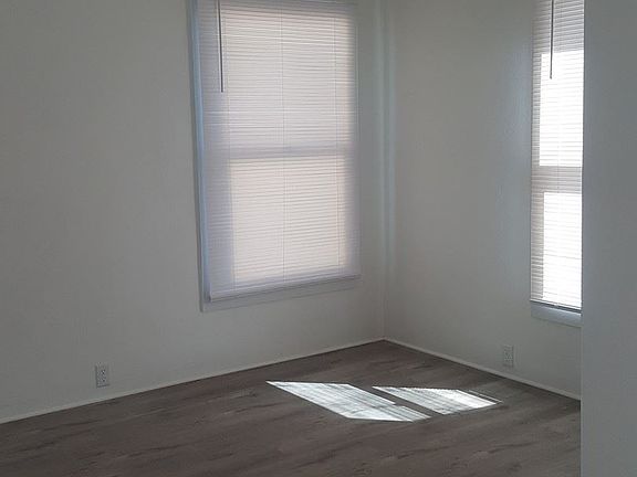 5th image of 475 W Simpson St