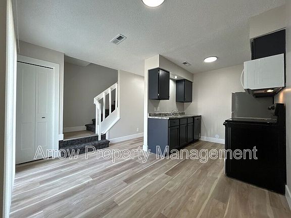 5th image of 1324 S Jackson St