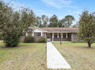 25 James Ct, Defuniak Springs, FL 32433