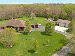 8050B Finnie Rd, Newark, IL 60541