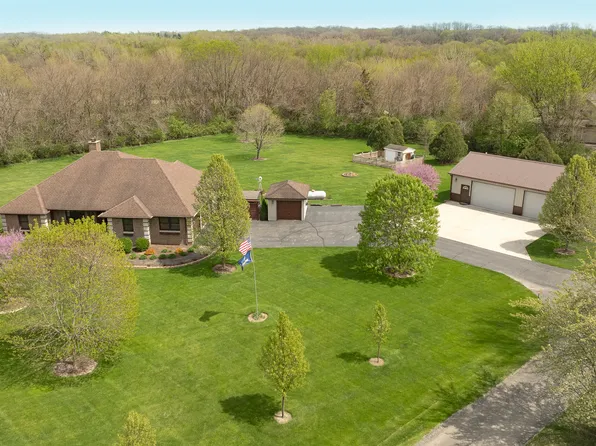 8050B Finnie Rd, Newark, IL 60541