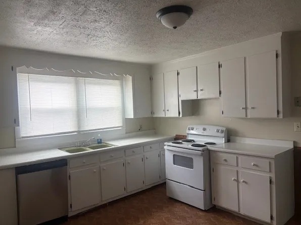 409 Cedar Lane Rd, Greenville, SC 29611