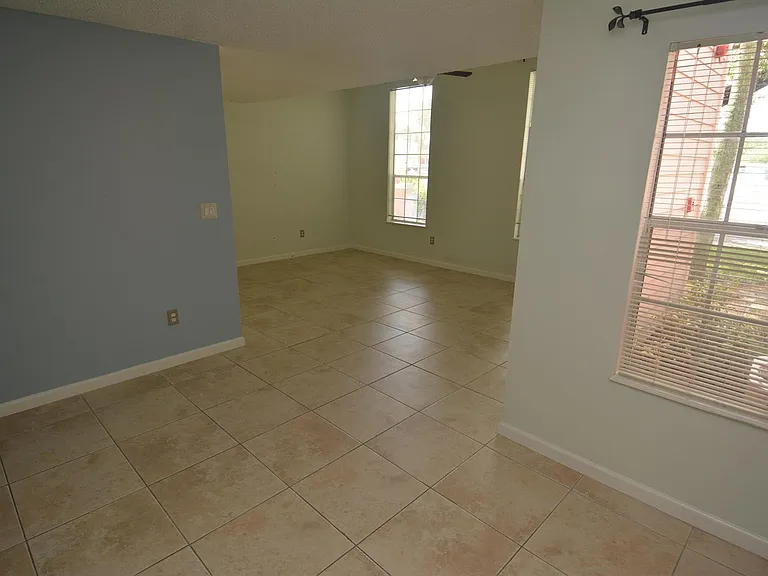 1385 Crystal Way #C — Photo 6
