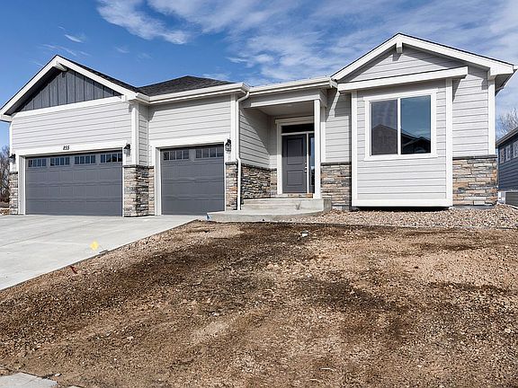 2nd image of 855 Shirttail Peak Dr