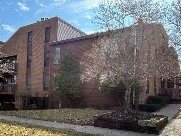 717 W Prairie Ave APT 1A, Decatur, IL 62522