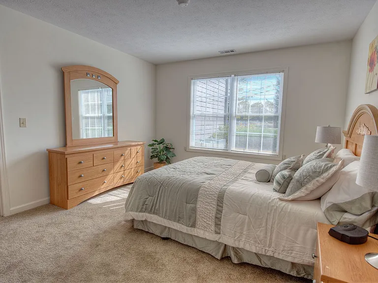 Stillwaters, Hickory Grove Apartments — Photo 21