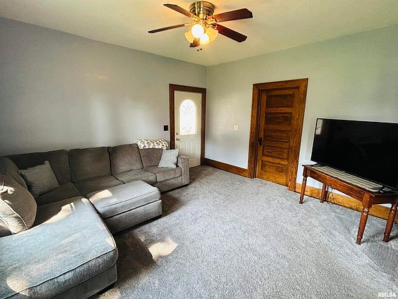 4th image of 411 Jackson Blvd