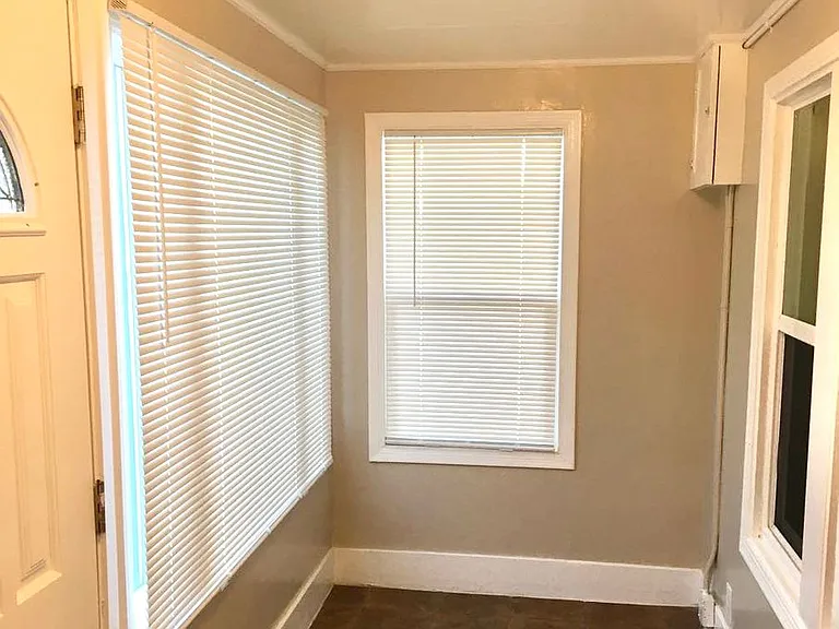 3521 Center Ave — Photo 2