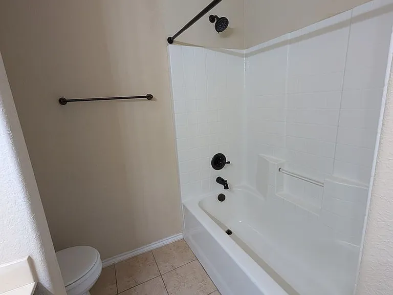 697 Creekside Cir — Photo 18